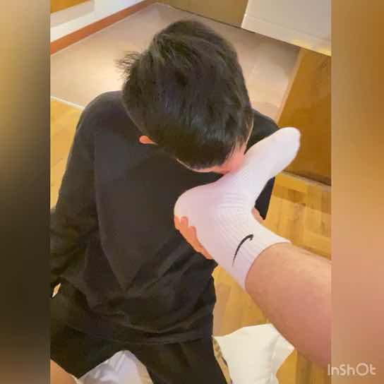 李格奴舔白襪腳
