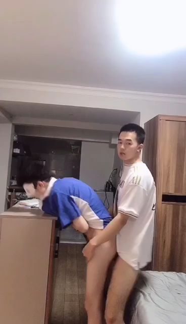 直男大學生被瘋狂爆操